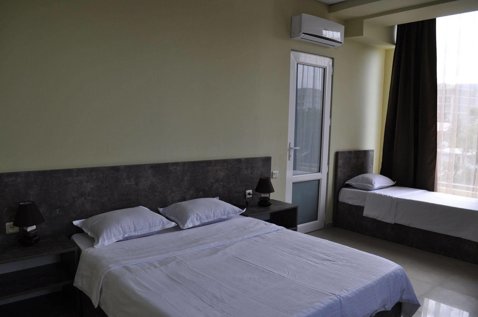 Tiflis Avlabari Hotel Exteriör bild